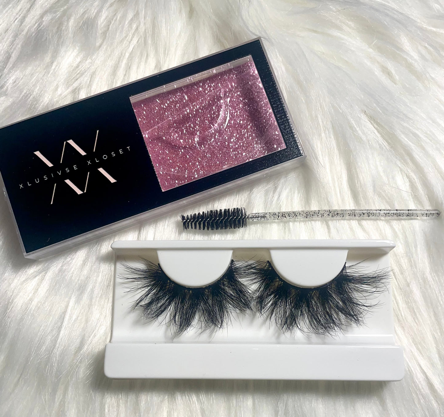 It's Giving Mink Lashes